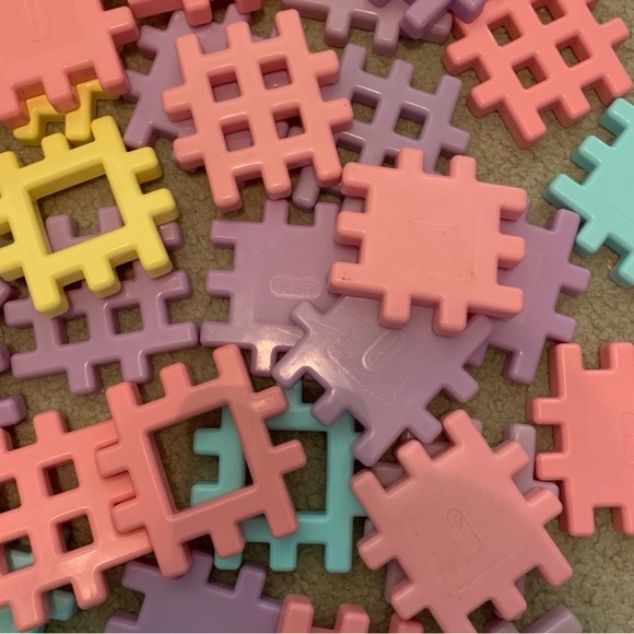 Colorful Interlocking Puzzle Pieces - Picture 3 of 6
